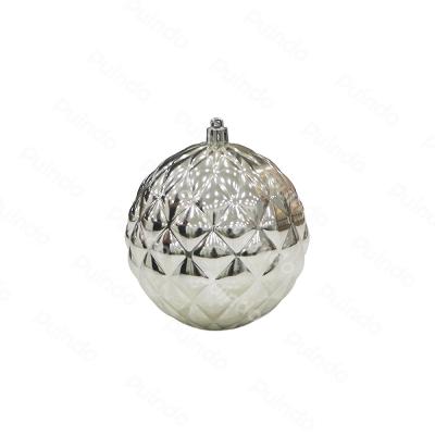 China Puindo 8cm Christmas Decorations Customized Silver Christmas Tree Decor Ball A191Plastic Hanging Shatterproof Christmas Ornament Bauble Ball for sale