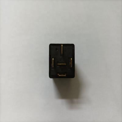 China Manufacturer direct 40A 5 Pin Voltage Relay 2.5CM*2.5CM*5.5CM for sale