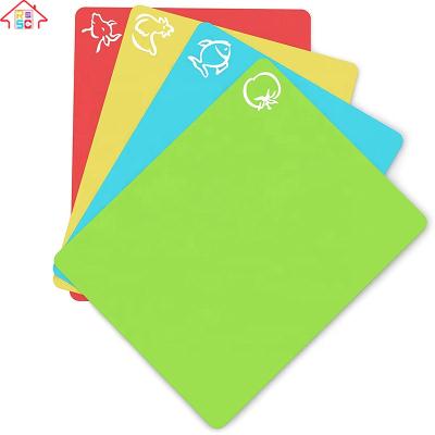 China 4 PCS Viable Multicolor Mats With Food Icons Thick Flexible Plastic Cutting Board for sale