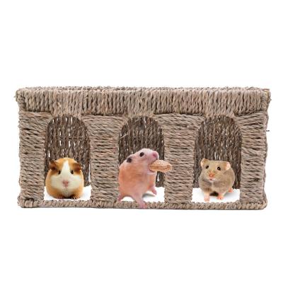 China New Breathable Handmade Woven Vegetable Plankton Storage Basket for Rabbit or Hamster as Pet House Nest and Bed Cage for sale