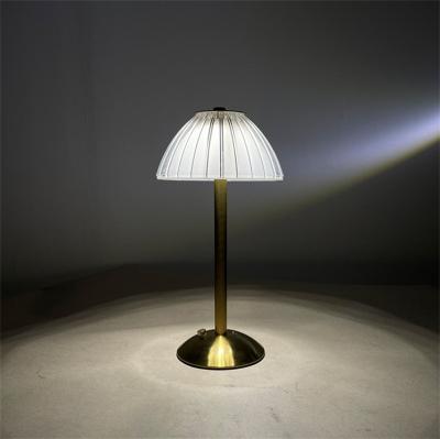 China Factory direct sale EUROPEAN Lampe De Table Diamond Feather Desk Bedroom Crystal night lamp for sale