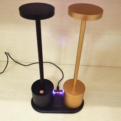 China Modern Battery Operated Wireless Charging Bar Table Lamp For Restaurant Hotel Cafe With Dimmable Brightness for sale