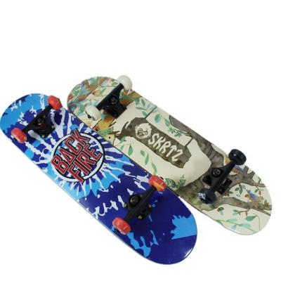 China Outdoor Activities China 31 Inch Complete Skateboard 7 Layers Maple Wood Skateboard Deck For Extreme Sports And Outdoors for sale