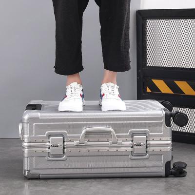 China Factory Professional Business Travel Suitcase Set 4 Wheels Luggage Travel Bags Suitcases Suitcase Aluminum Frame for sale