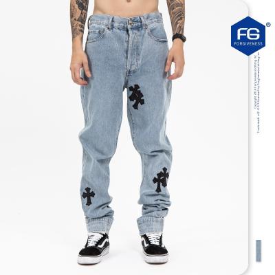 China Men's Breathable Hip Hop TAPERED Loose Fit Applique And Embroidery Jean In Light Blue for sale