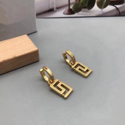 China CLASSIC Wholesale High End Waterproof Hypoallergenic Stainless Steel Women Jewelry 18K Gold Plated 925 Silver Stud Earrings for sale