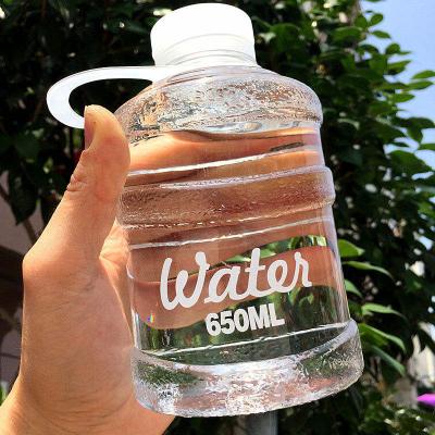 China Popular Viable Bucket Shape Water Bottle 650ml Large Capacity Leakproof Cute Portable Fitness Cup Plastic Water Bottle For Gym Camping for sale