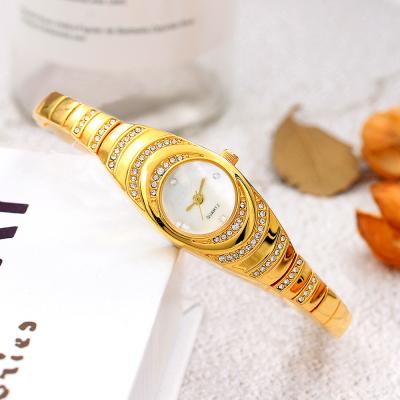 China New Water Resistant Diamond Watch Woman Bracelet Ladies Observe Pearl Bracelet Watch for sale