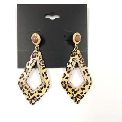 China Vintage fashion leopard printed earring metal vintage gold earings crystal earrings custom women jewelry for sale