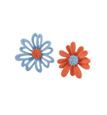 China CLASSIC Hot Sales Jewelry 925 Asymmetrical Cute Colorful Small Daisy Flower Earrings Silver Post for sale