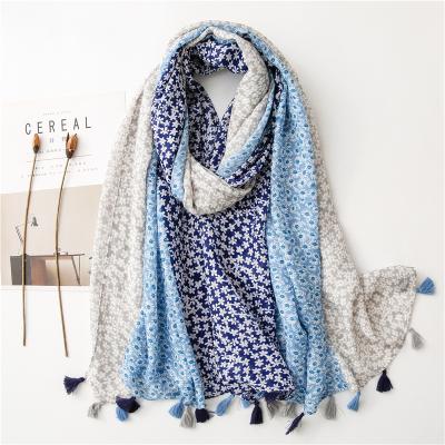 China Cotton and new summer temperament three daisy summer temperament lady three daisy spring sunscreen cotton tassel scarf canvas soft canvas beach towel for sale