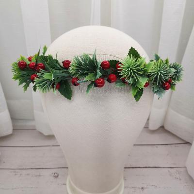 China European and American Style Berry Wreath Headband Artificial Bridal Flower Girl Wreath Floral Christmas Wreath Headband for sale