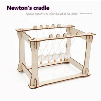 China Children Wooden Study Pinch Educational Experiment Science Toys Newton's Cradle for sale