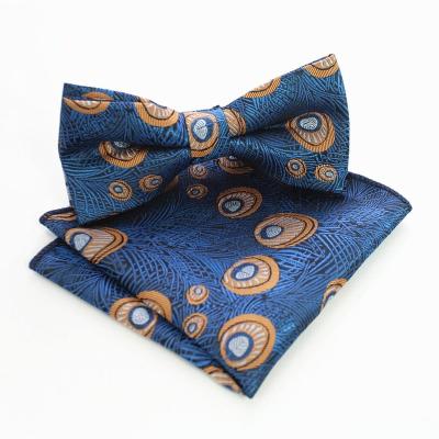 China Stripe New Style Men Butterfly Knit Bowtie Bowtie High Quality Knitted Silk With Matching Pocket Square Handkerchief Set for sale