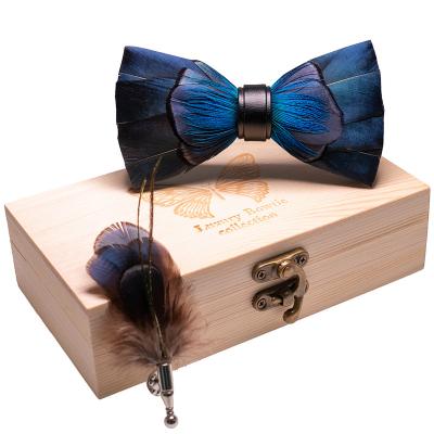 China Original Luxury Hand-cut Bow Feather Design Bow Tie Dark Blue Leather Brooch Pin Set With Gift Box Wedding Party Gift for sale