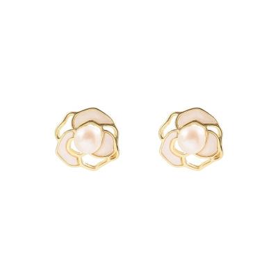 China TRENDY Fashion Gold Filled Natural Freshwater Pearl Camellia Flower Earring 925 Needle Silver Single Pearl Earrings for sale