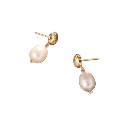 China FASHIONABLE gold-plated earrings simple design 925 needle new European and American freshwater silver pearl earrings wholesale for sale