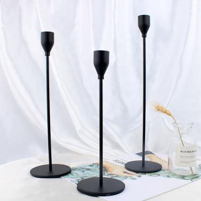 China Hot Selling European Home Decor Amazon Style Candlestick Decoration Dining Romantic Western Table Wedding Metal Taper Taper Candle Holder for sale