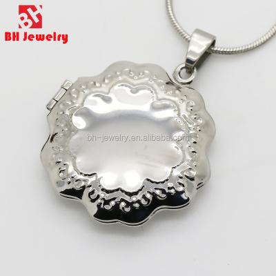 China 316L Stainless Steel Matel Fashionable Photo Pendant Pendant for sale