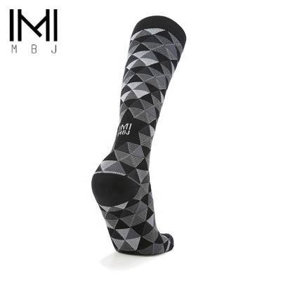 China Sporty Hot Selling Custom Tennis Compression High Performance Socks For Men for sale