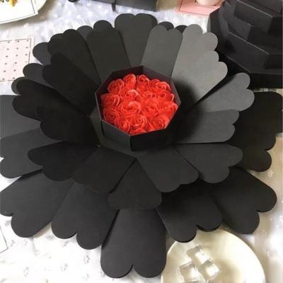 China Recycled materials amaze custom luxury gift box valentine birthday flower gift packaging box for sale