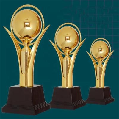 China Decorative Europe Metal Trophy Cup Suppliers For Sports for sale