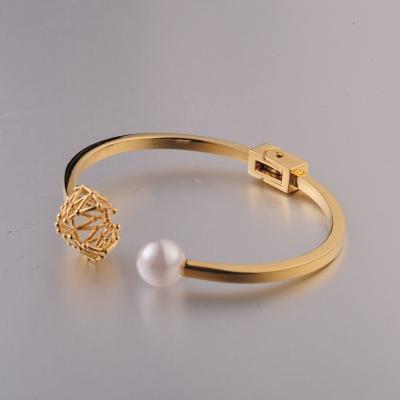 China Fashion Pearl Nest Gold Plated PVD IP Coated Ion Plated Bangle for sale