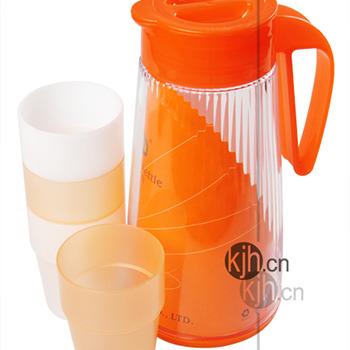 China 1600ML plastic viable pitcher with 4 cups for sale