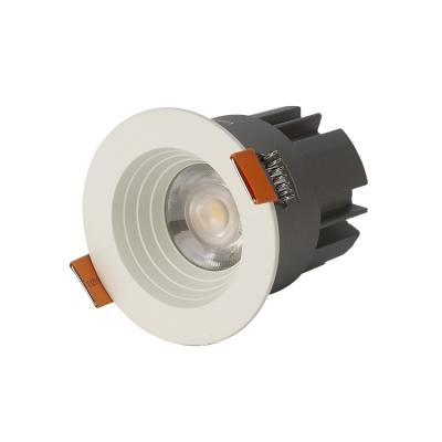 China Modern CE RoHS High Bright 920LM Efficiency LED Narrow Beam Angle Spot Light for sale