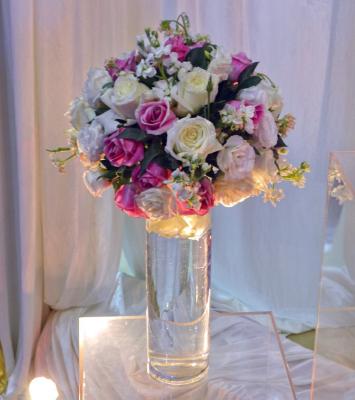 China Custom Modern Eco-Friendly Decorative Clear Acrylic Wedding Flower Vase for sale