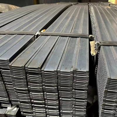 China Iron Strip Best Selling Hot Rolled Low Carbon Steel Pletina And Non-Slip Cutting Carbon Steel Flat Bar Product for sale