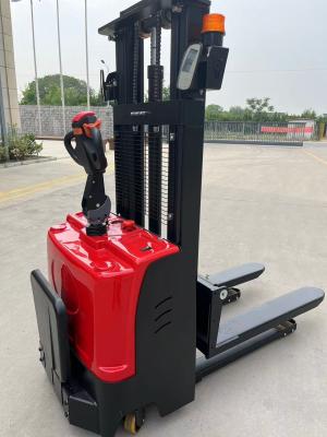 China 1.5 Ton 4500mm Ride On Forklift Platform Electric Stacker With Reversing Horn And Mirror For Cargo Handling for sale