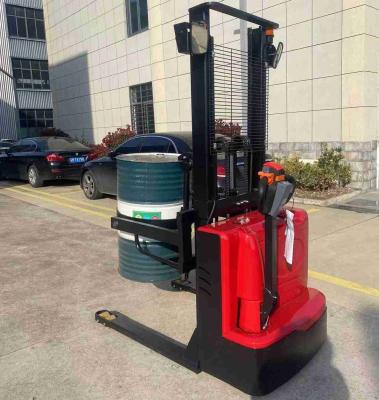 中国 1.6meters 3meters 500kg Fully Electric Drum Stacker For Drum Transportation And Lifting 販売のため