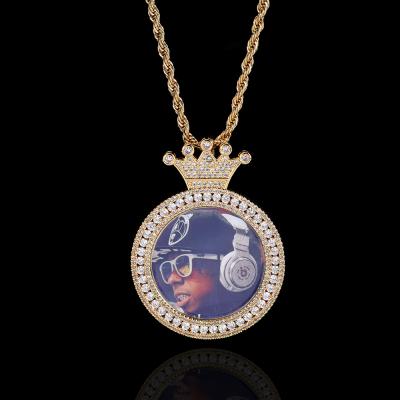 China Custom Hiphop Hip Hop Jewelry Memorial Round Meddallion Crown Picture Necklace Photo Pendant for sale