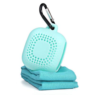 China New Products Child Safe Microfiber Gym Sports Pocket Towel Sports Quick Dry With Silicone Box for sale