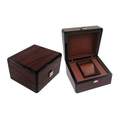 China High Gloss 1 Slot Men Travel Handmade Shockproof Wooden Paint Simple Watch Case With Metal Lock for sale