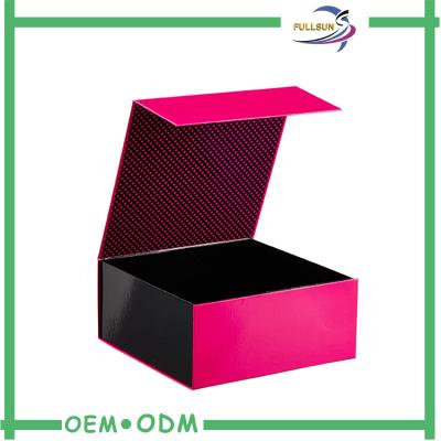 China Cardboard / Art Paper Magnetic Closure Gift Box , Foldable Magnetic Paper Box for sale