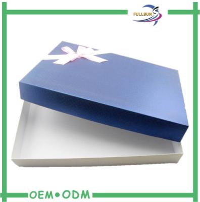 China Customized Origami Clothing Gift Boxes Deboss Logo With Bowknot for sale