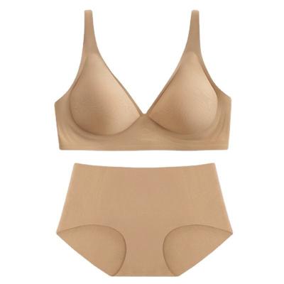 China Seamless Externally enlarged bra for women with a small chest and a large gathered waist, providing soft and seamless support. Spicy and for sale