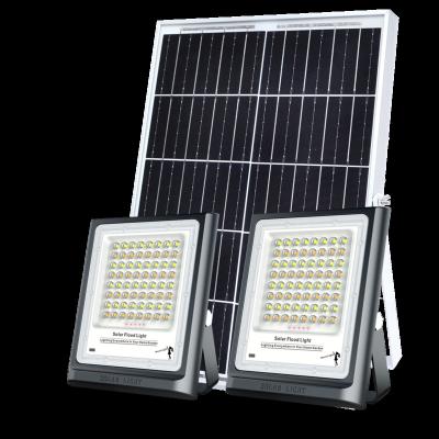 China Outdoor Garden IP66 Safety 60W 100w 200w Solar Powered Led Flood Light for sale