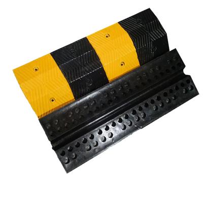 China Durable Road Traffic Supplies Speed ​​Rubber Bump 1-Channel Rubber Trunking for sale