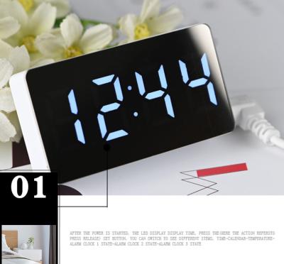 China Clock Residential/Multi-Purpose Wireless Creative Radio Charger Alarm Clock Fast Charging for sale