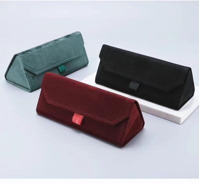 China 2024 hot foldbale sunglasses carring case with velvet material for sale