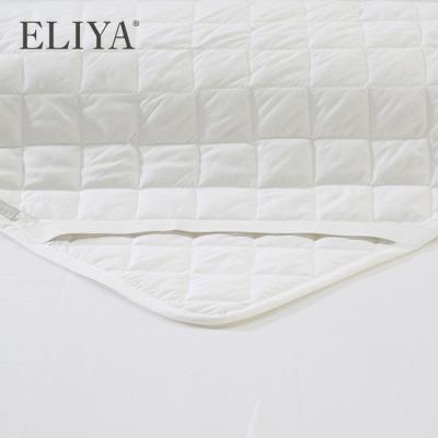 China Anti Dust Mite Waterproof Cotton Fabric Mattress Protector Hotel Microfiber Quilt en venta