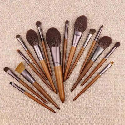 China Angular Blush 15PCS Luxury Professional Makeup Brush Set with Goat Hair Nature Beech Wood Handle with Bag High Quality Eyeliner Eyebrow for sale