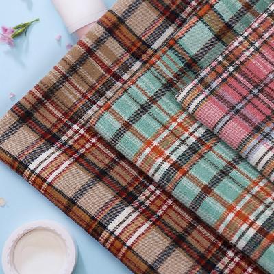 China Hot Selling Breathable 21s Cotton Polyester Yarn Dyed Shirt Pants Textile Autumn Winter Plaid Fleece Carbon Color Fabric for sale