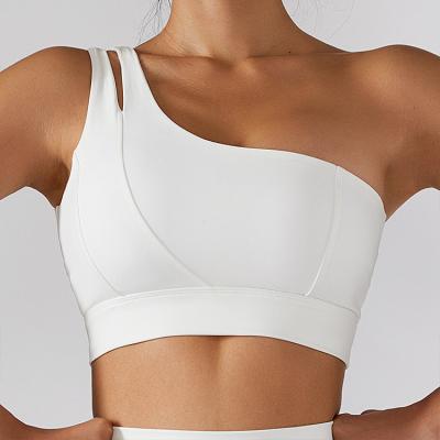 China Shockproof Sports Bra Women Fitness One Shoulder Breathable Hot Back Yoga Stretch Beautiful Off Thes Houlder Crossover Vest for sale