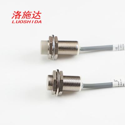 China Latón inductivo cilíndrico de DC 6-12V M18 del sensor de proximidad de Namur con el tubo del níquel en venta