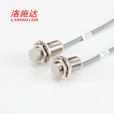 China Corpo mais curto indutivo cilíndrico do fio M18 da C.C. 3 do sensor de proximidade do metal para a detecção do metal à venda