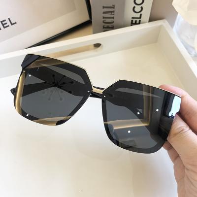 China Fashion men-women polarized women's sunglasses luxury oversized black flat glass brand sunglasses square shades driving glass oculos for sale